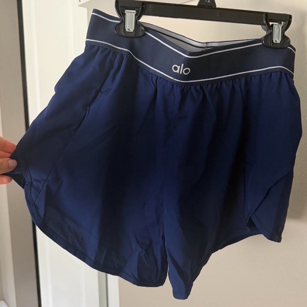 ALO Yoga Women's Navy Blue Athletic Shorts